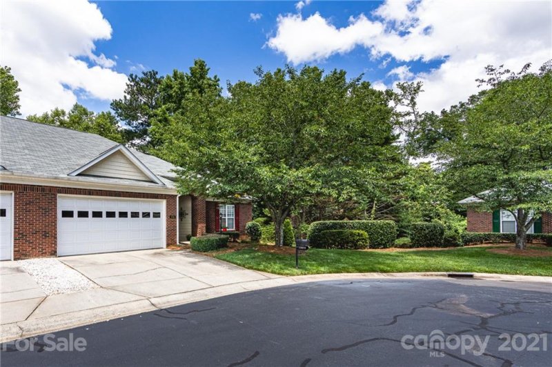 Property image 2 at 3741 Oak View Court, Matthews, NC 28105