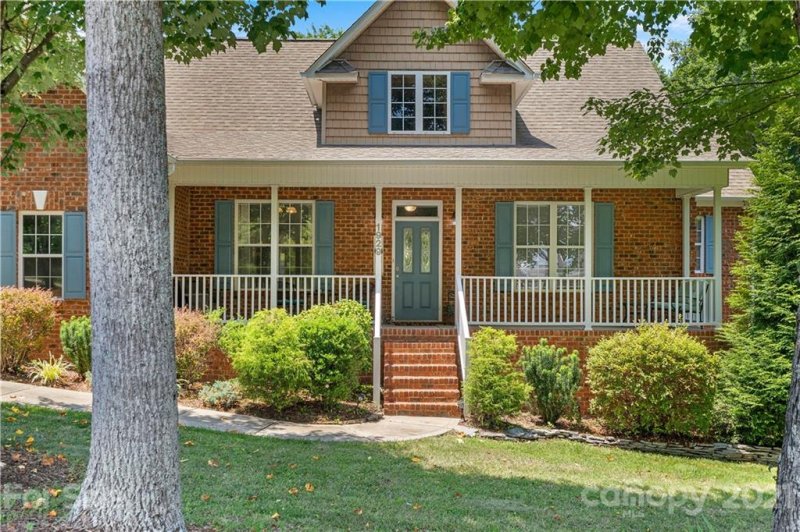 Property image 2 at 1929 Lynmore Drive, Sherrills Ford, NC 28673