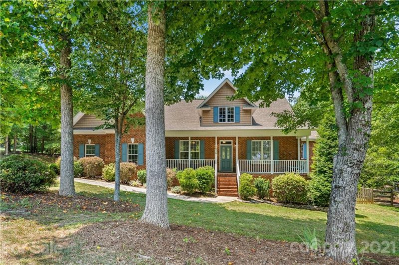 Property image 3 at 1929 Lynmore Drive, Sherrills Ford, NC 28673