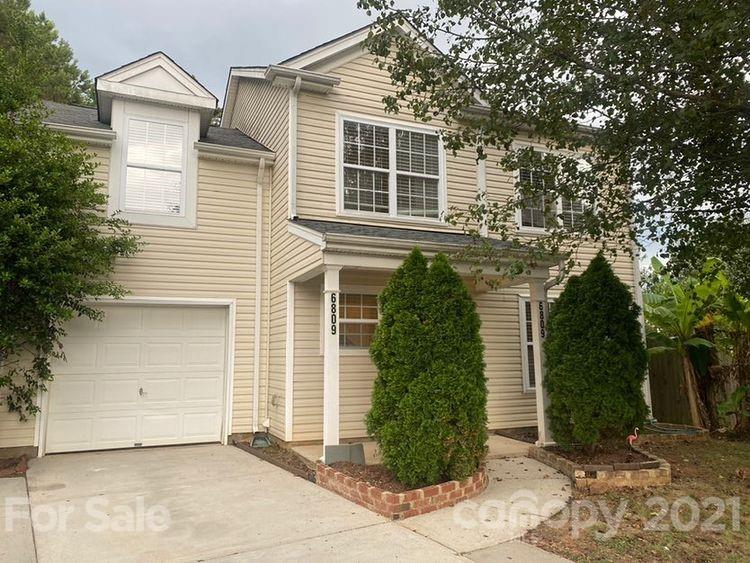 Property image 2 at 6809 Squirrels Foot Court, Charlotte, NC 28217