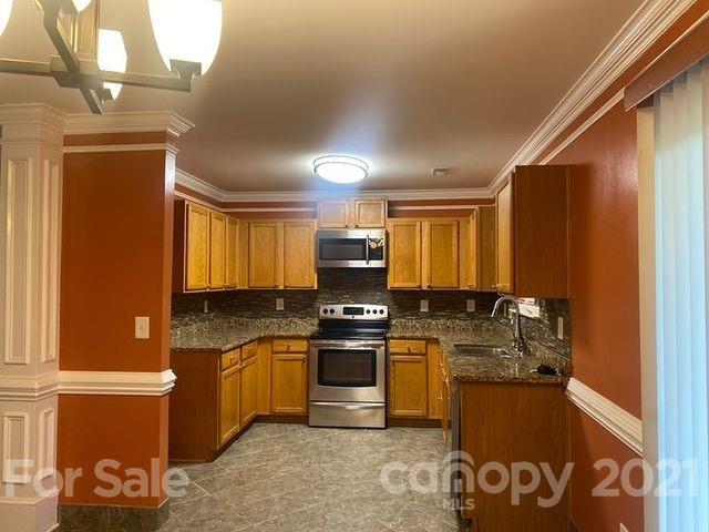 Property image 4 at 6809 Squirrels Foot Court, Charlotte, NC 28217