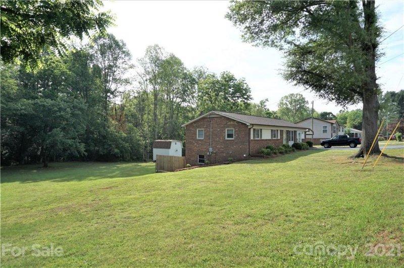 Property image 3 at 227 Shannonbrook Drive, Newton, NC 28658