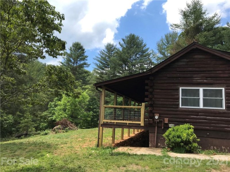 Property image 2 at 550 Echo Hill Drive, Green Mountain, NC 28740