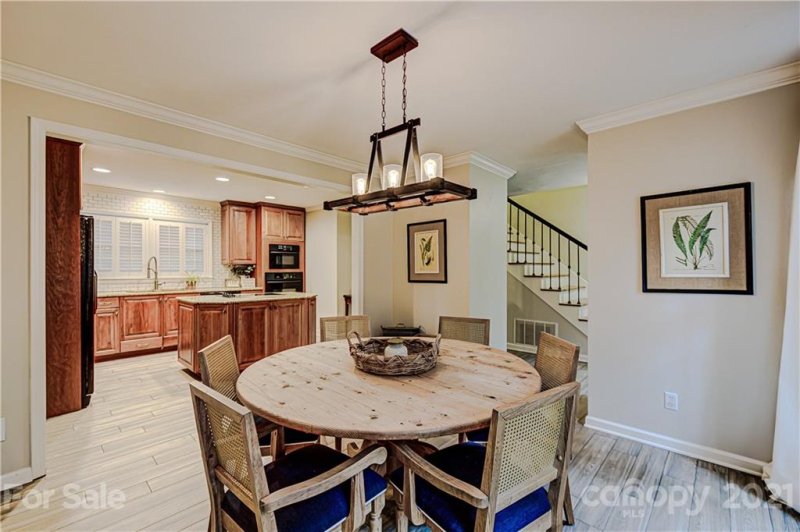 Property image 4 at 6130 Carriagehouse Lane, Charlotte, NC 28226