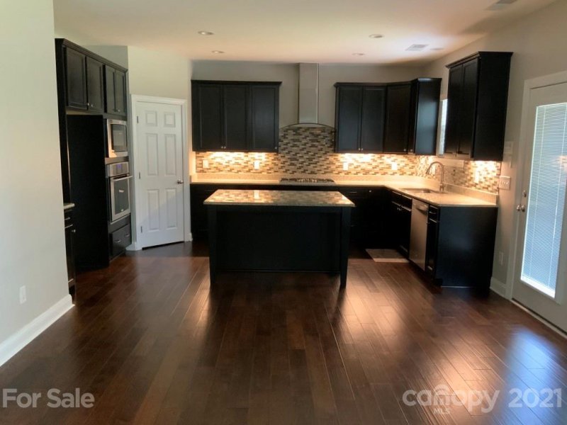 Property image 5 at 8107 Caliterra Drive, Charlotte, NC 28227