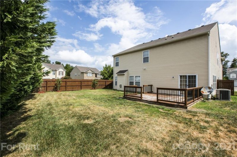 Property image 5 at 12804 Silvaire Farm Road, Charlotte, NC 28278