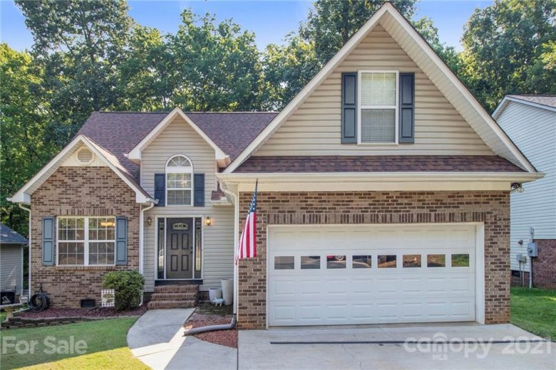 1556 Cambridge Heights Place