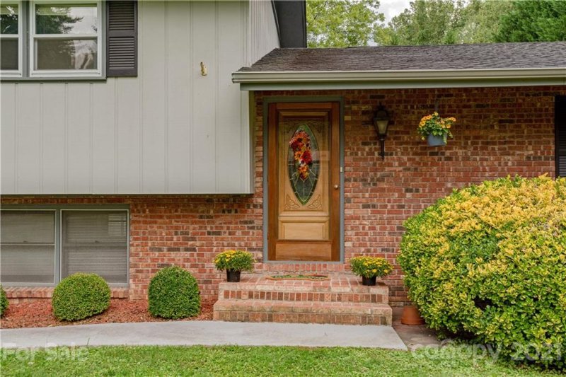 Property image 3 at 120 Brentwood Drive, Hendersonville, NC 28739