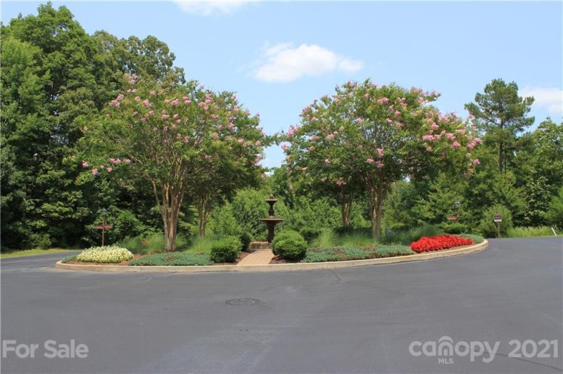 Property image 5 at 5152 Longbrooke Court, Fort Mill, SC 29707