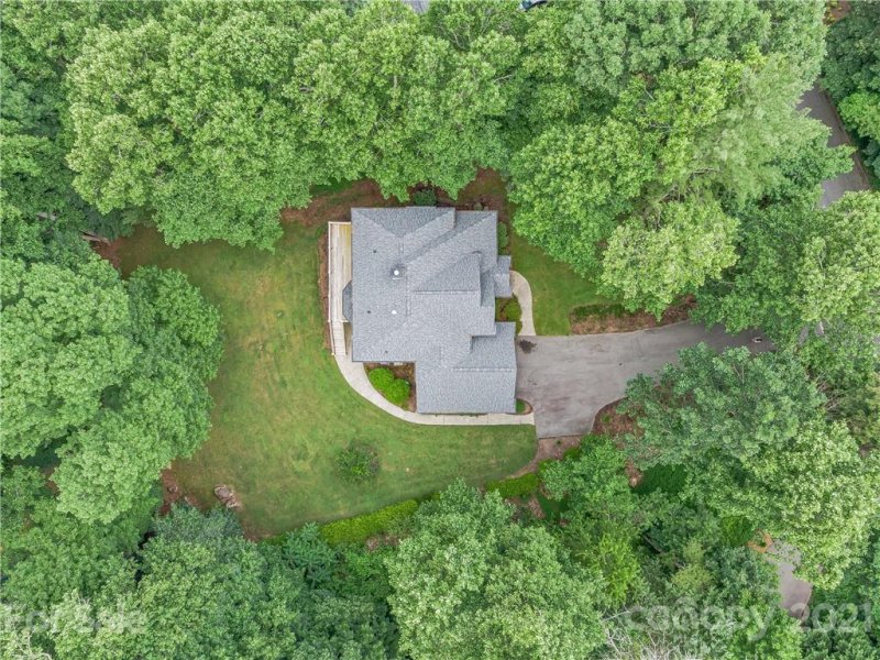 Property image 2 at 26 Weston Heights Drive, Asheville, NC 28803