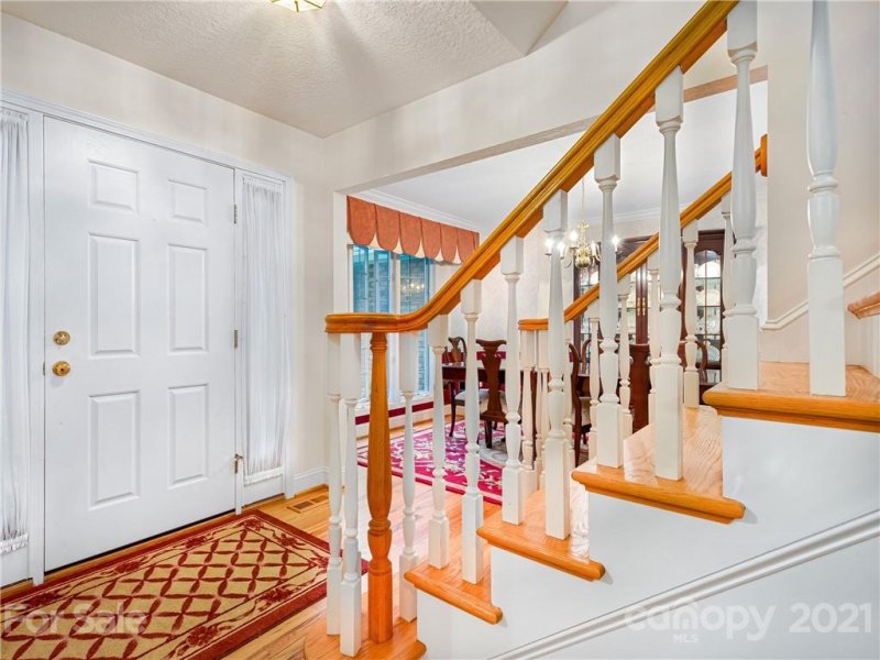 Property image 4 at 26 Weston Heights Drive, Asheville, NC 28803