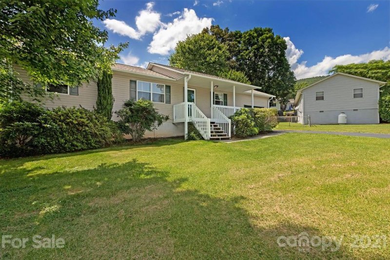 Property image 3 at 311 Hunters Ridge Drive, Mills River, NC 28759