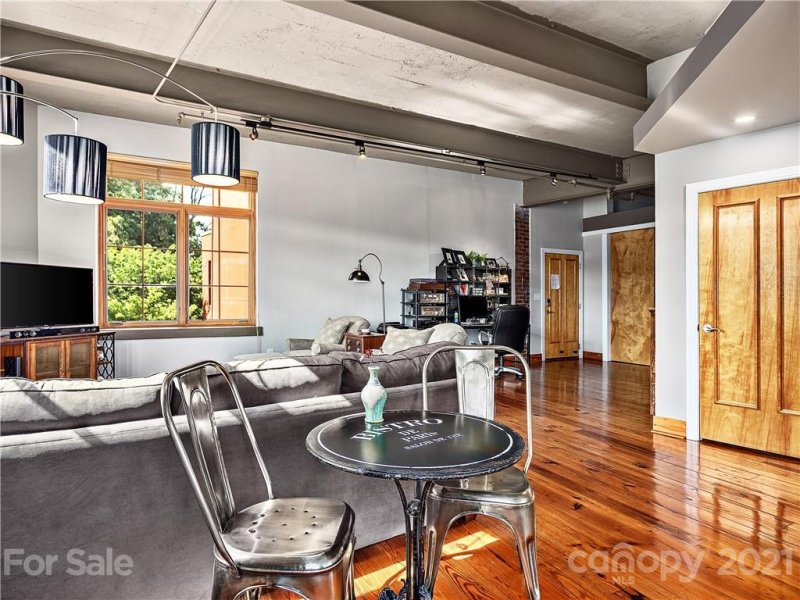 Property image 5 at 100 Coxe Avenue, Asheville, NC 28801