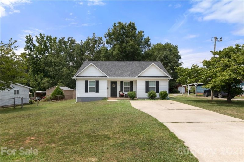 Property image 2 at 511 Flat Rock Street, Clover, SC 29710