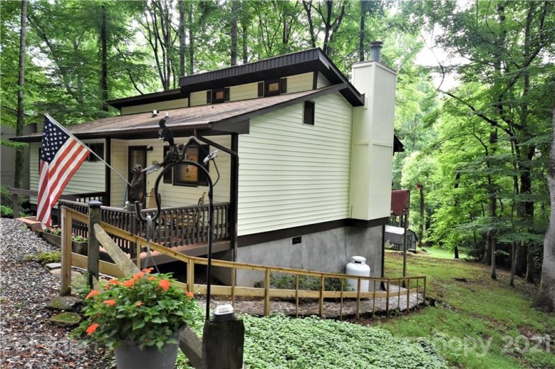 Property image 3 at 211 Blue Jay Loop, Maggie Valley, NC 28751