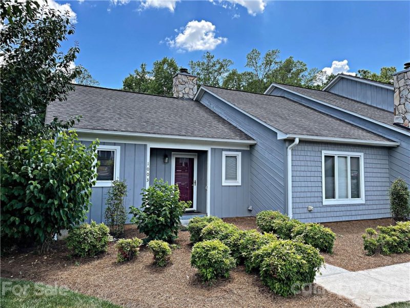 Property image 2 at 1003 21st Avenue, Hickory, NC 28601