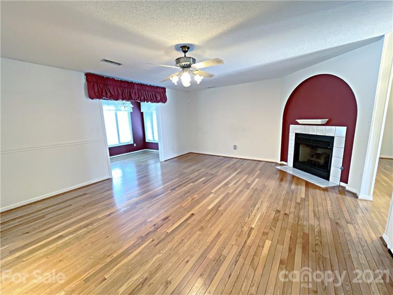 Property image 5 at 1003 21st Avenue, Hickory, NC 28601