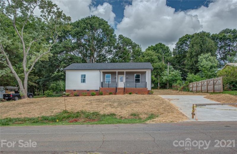 Property image 3 at 326 Telegraph Drive, Gastonia, NC 28056