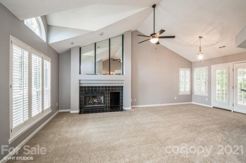 Property image 4 at 4030 Huntmeadow Drive, Charlotte, NC 28269