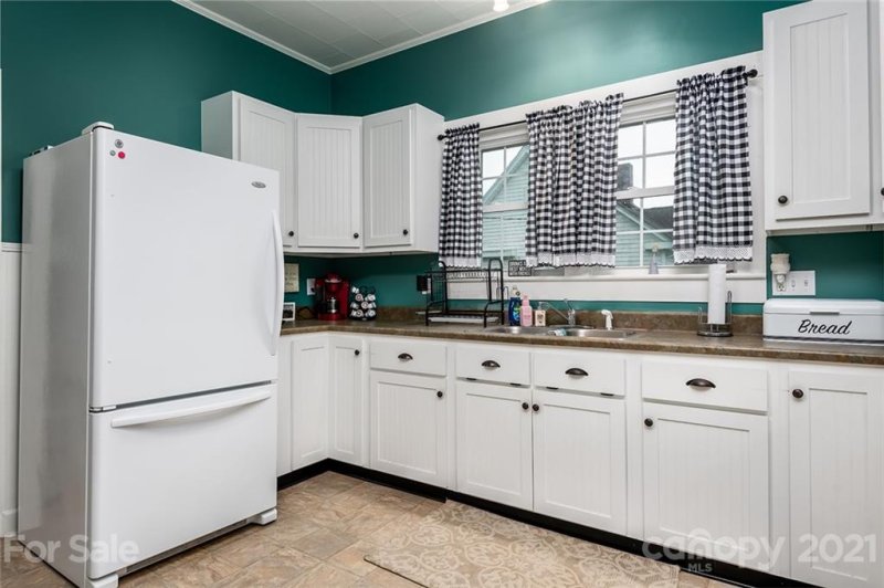 Property image 5 at 208 Catawba Avenue, Hickory, NC 28601