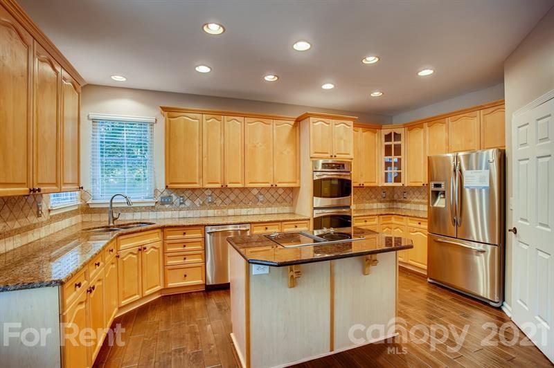 Property image 3 at 15510 Robsart Court, Charlotte, NC 28277