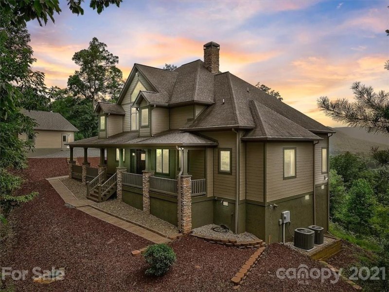 407 Hawks Nest Trail