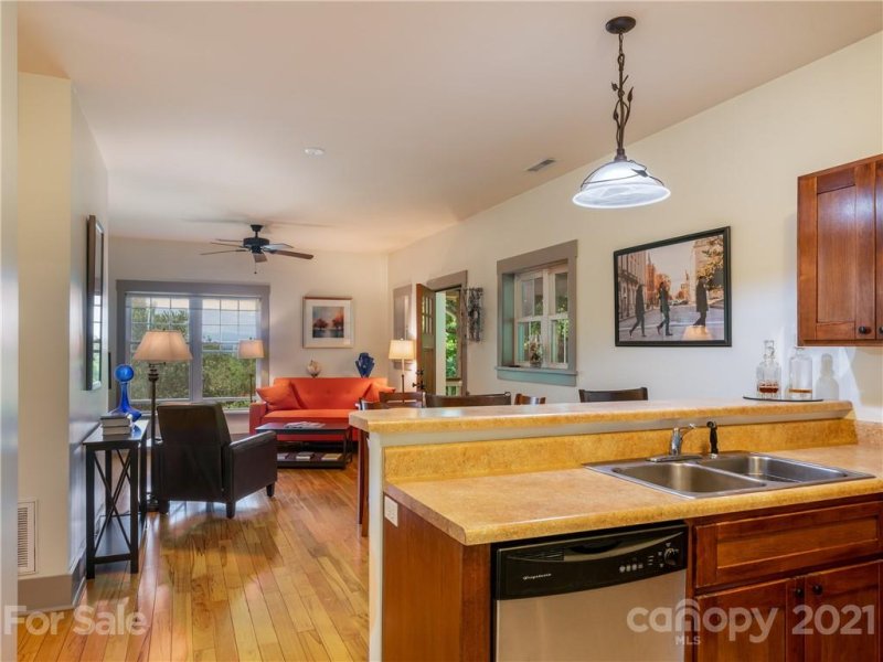 Property image 5 at 4 Sunset Drive, Asheville, NC 28804