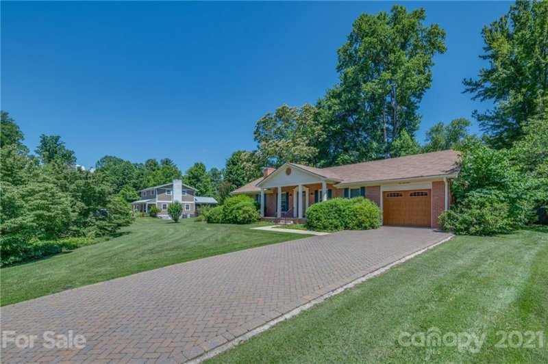 Property image 4 at 117 Brentwood Drive, Hendersonville, NC 28739