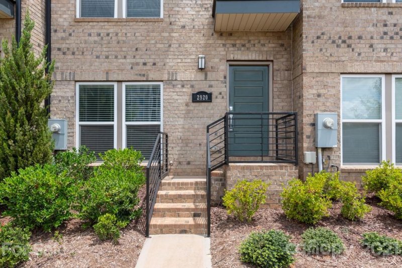 2920 Grand Union Way