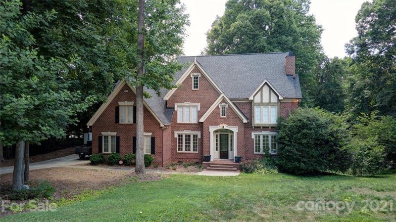 Property image 2 at 509 Shadow Cove Lane, Lake Wylie, SC 29710