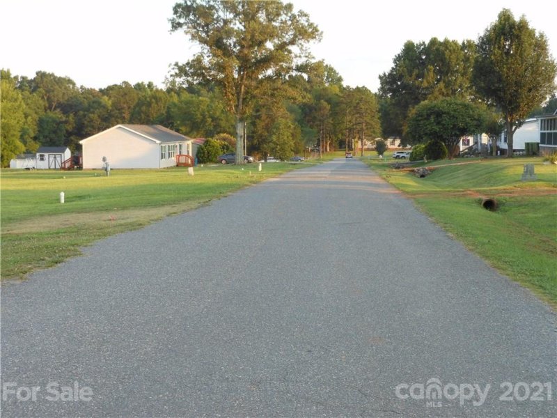 Property image 3 at 9748 Knightbridge Drive, Concord, NC 28025