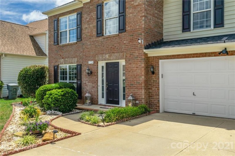 Property image 2 at 9724 Winged Trail Court, Charlotte, NC 28277