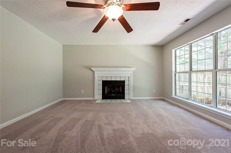 Property image 3 at 6912 Loretta Place, Charlotte, NC 28215