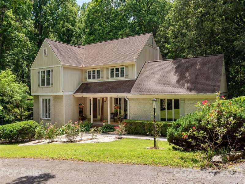 Property image 2 at 16 Heritage Lane, Hendersonville, NC 28739