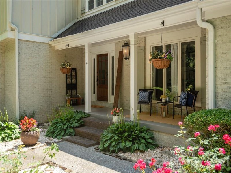 Property image 4 at 16 Heritage Lane, Hendersonville, NC 28739