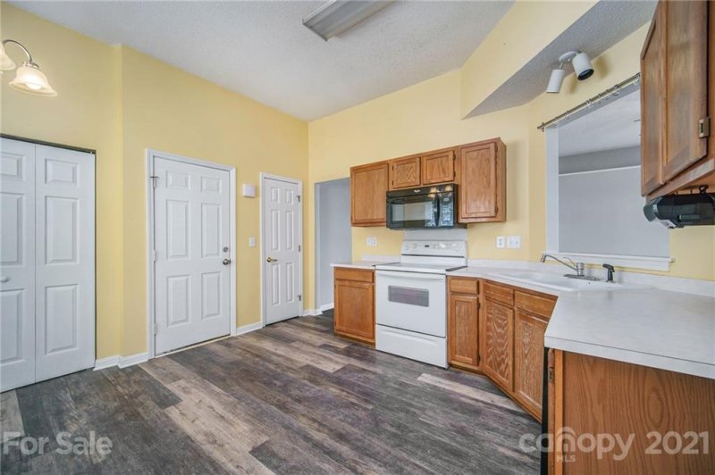 Property image 4 at 4272 Maybrook Court, Concord, NC 28027