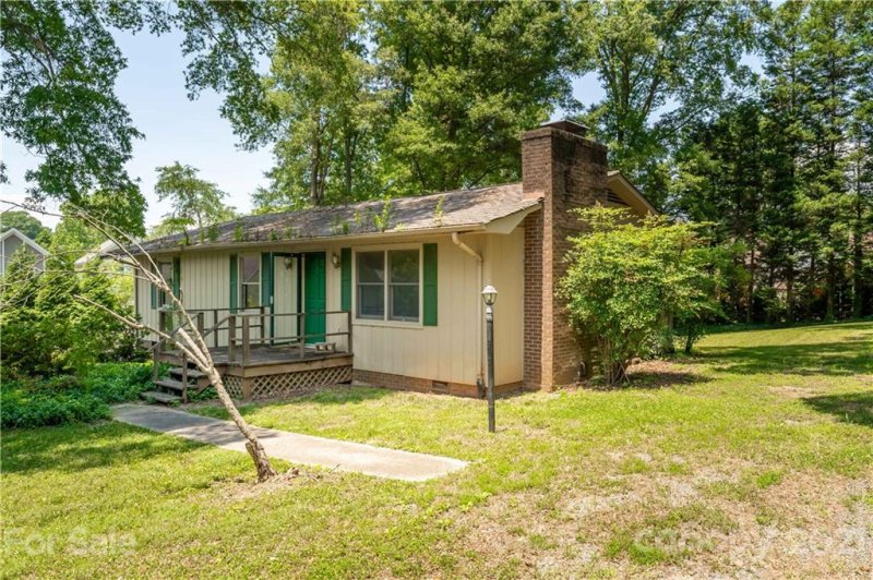 Property image 5 at 515 Spring Street, Davidson, NC 28036