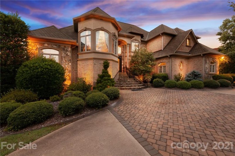 Property image 2 at 4040 Blossom Hill Drive, Matthews, NC 28104