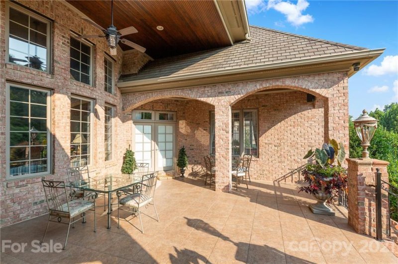 Property image 4 at 4040 Blossom Hill Drive, Matthews, NC 28104