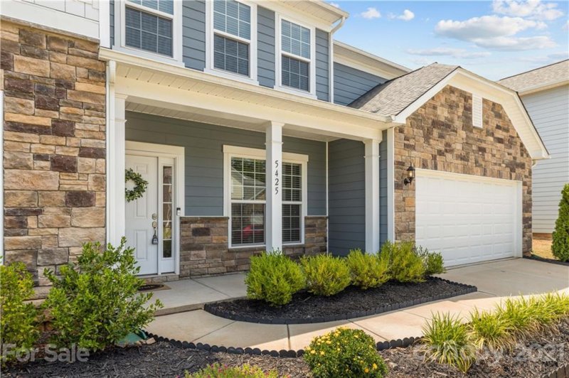 Property image 3 at 5425 Tilley Manor Drive, Matthews, NC 28105