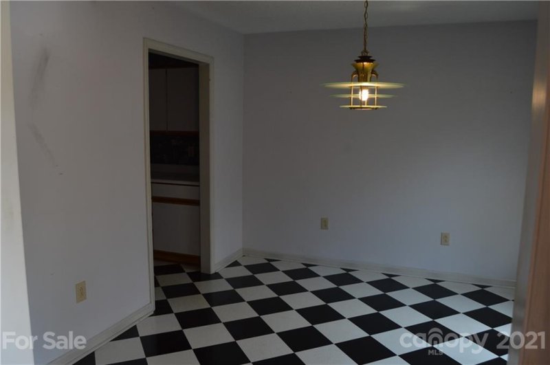 Property image 2 at 719 21st Avenue, Hickory, NC 28601