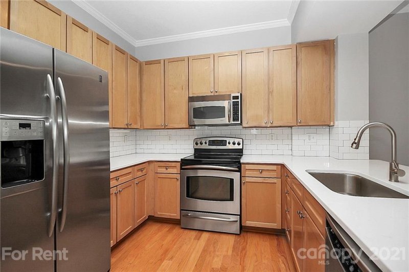 Property image 4 at 721 Governor Morrison Street, Charlotte, NC 28211