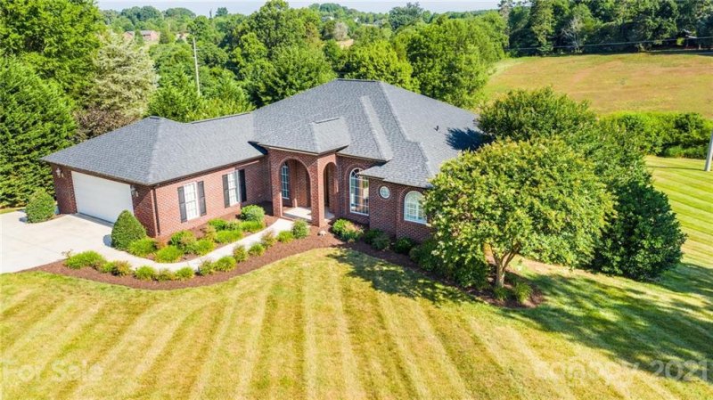 Property image 3 at 2318 Carriage Lane, Lincolnton, NC 28092