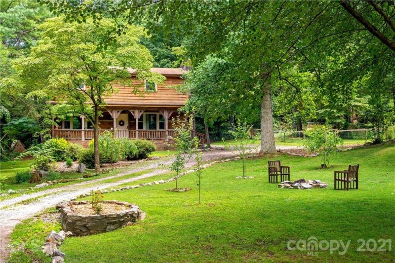 Property image 3 at 435 N Harper Drive, Hendersonville, NC 28791