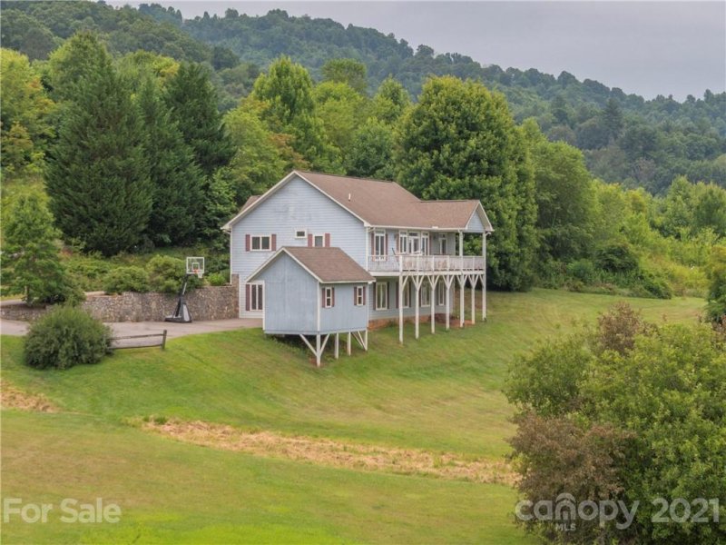 134 Falling Glen Drive