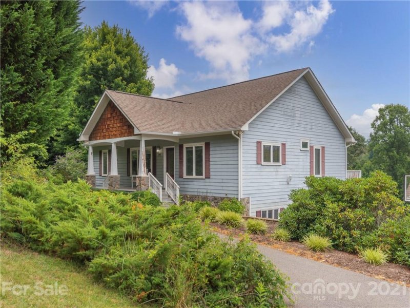 Property image 2 at 134 Falling Glen Drive, Waynesville, NC 28786