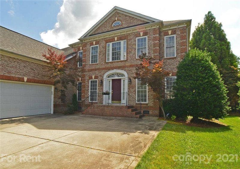 1425 Bristol Place Court