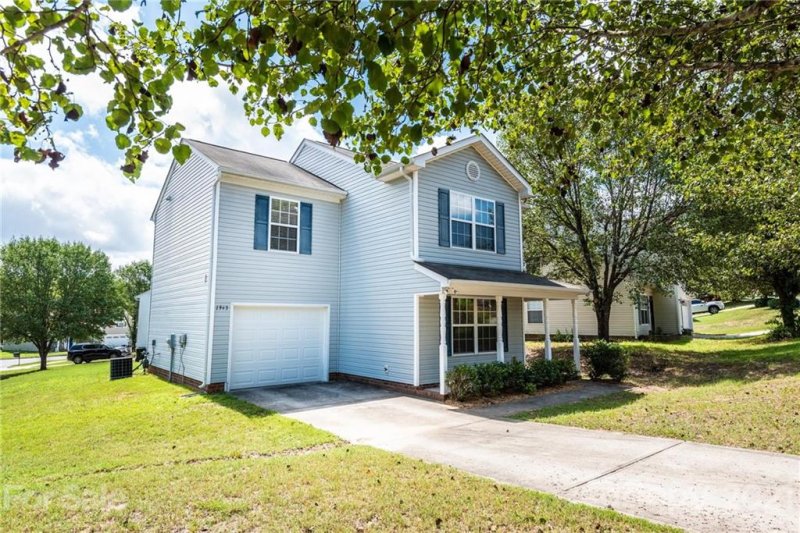 Property image 3 at 1943 9th Street Place, Hickory, NC 28602