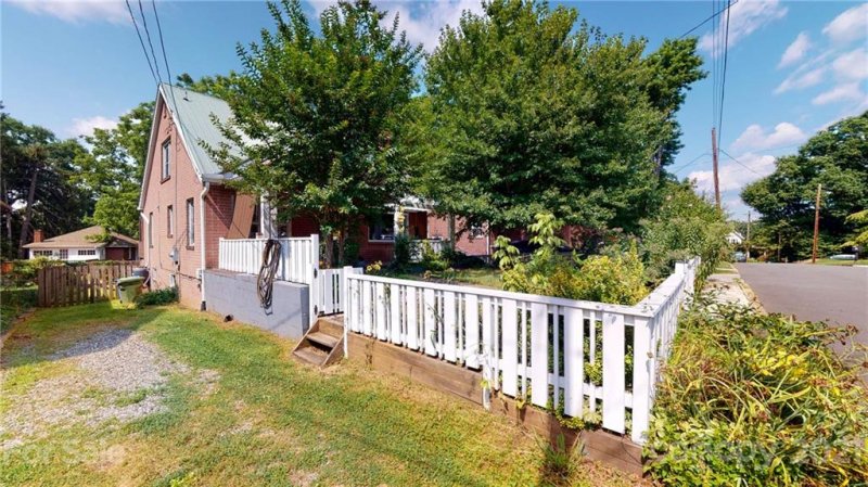 Property image 5 at 25 Eola Avenue, Asheville, NC 28806