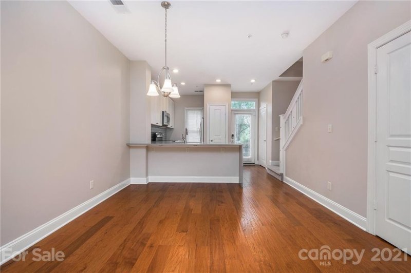 Property image 5 at 1051 Park West Drive, Charlotte, NC 28209